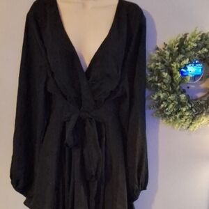 Elegant Black Long-Sleeve Dress 33